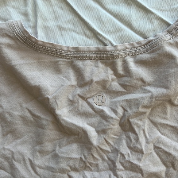 LULULEMON TEE - Picture 3 of 3
